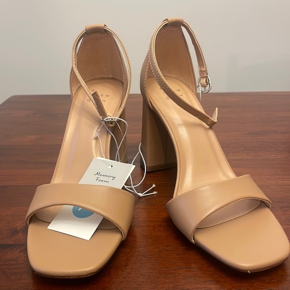 A new day Shelly Heels with Memory Foam Insole tan strappy shoe New 7.5 - Picture 5 of 5